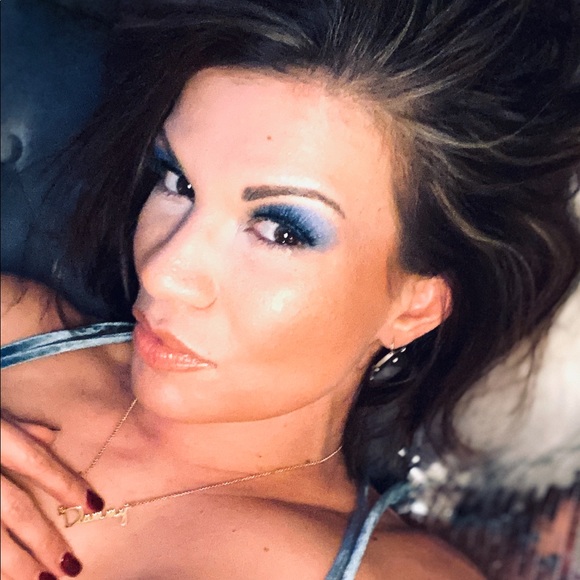 Meet your Posh Ambassador Melissa - Picture 6 of 8